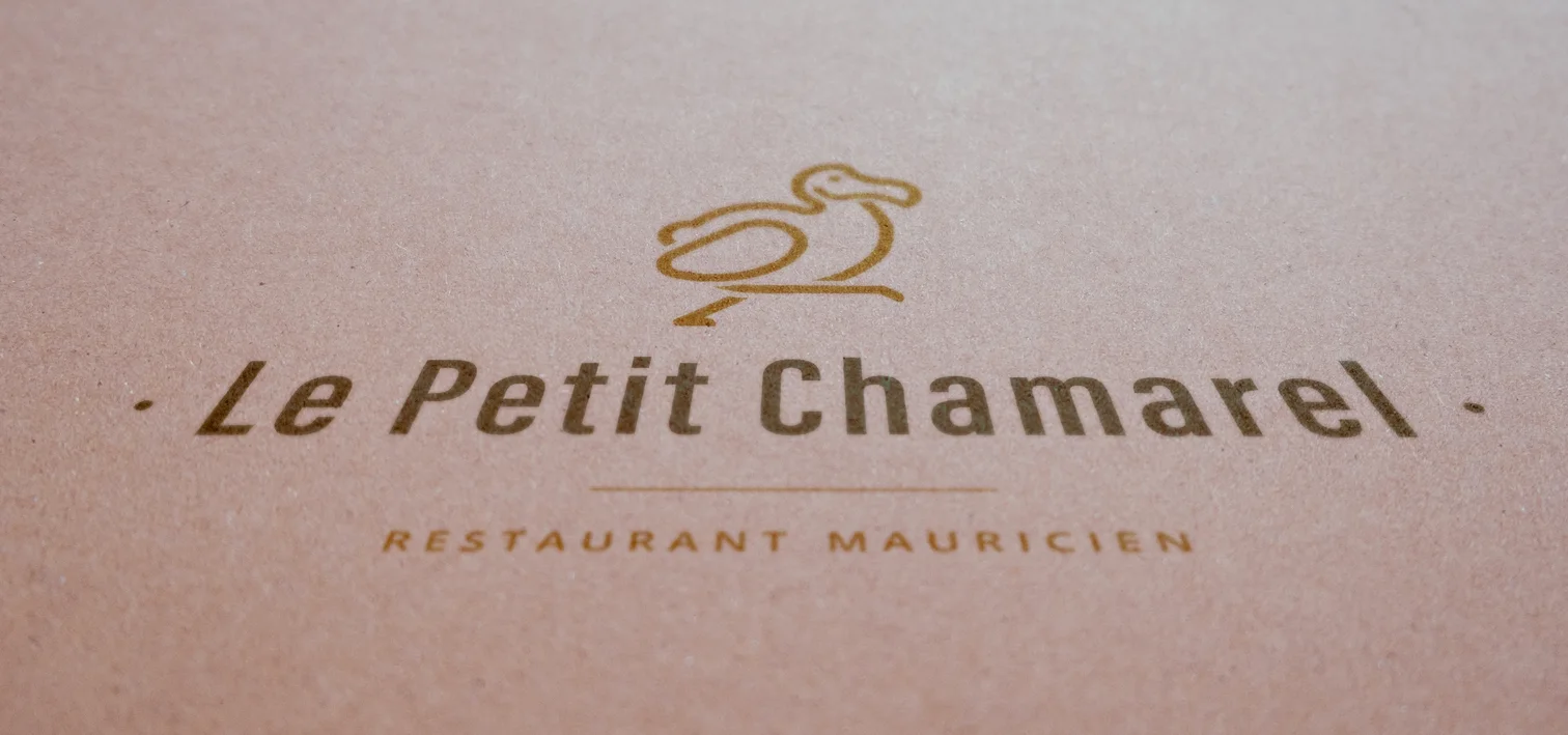 Le Petit Chamarel papeterie logo doré